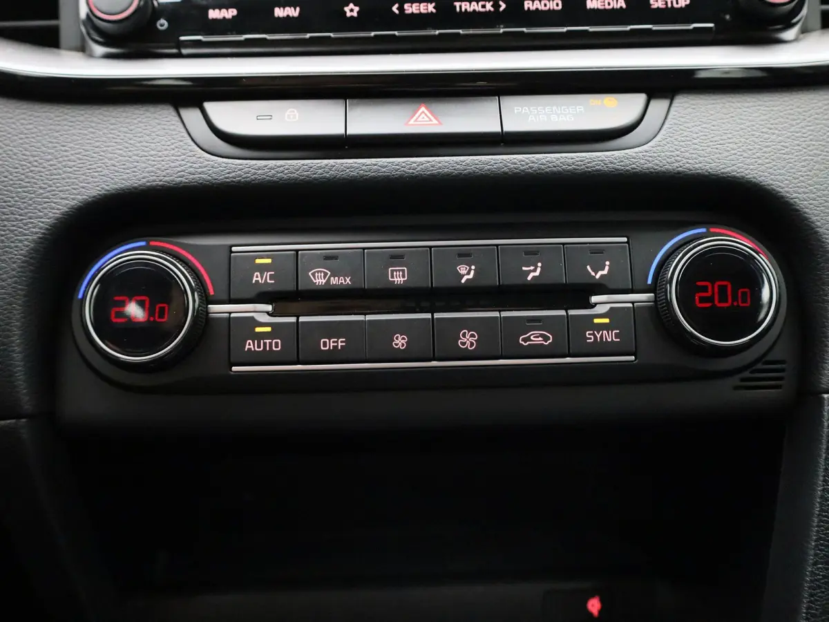 Pulse 1.0 T-GDi 120 MHEV DCT ISG | GRATIS TREKHAAK | Navigatie | Climate Control | Lm velgen | Parkeersensoren | Camera | Automaat