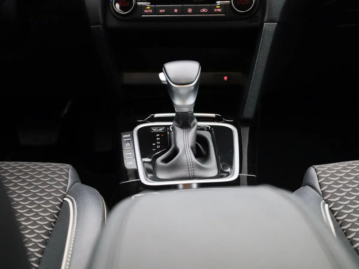 Pulse 1.0 T-GDi 120 MHEV DCT ISG | GRATIS TREKHAAK | Navigatie | Climate Control | Lm velgen | Parkeersensoren | Camera | Automaat