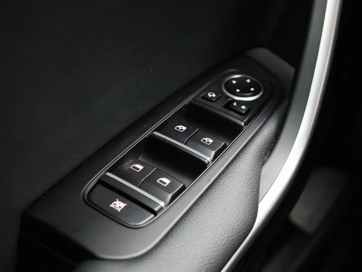 Pulse 1.0 T-GDi 120 MHEV DCT ISG | GRATIS TREKHAAK | Navigatie | Climate Control | Lm velgen | Parkeersensoren | Camera | Automaat