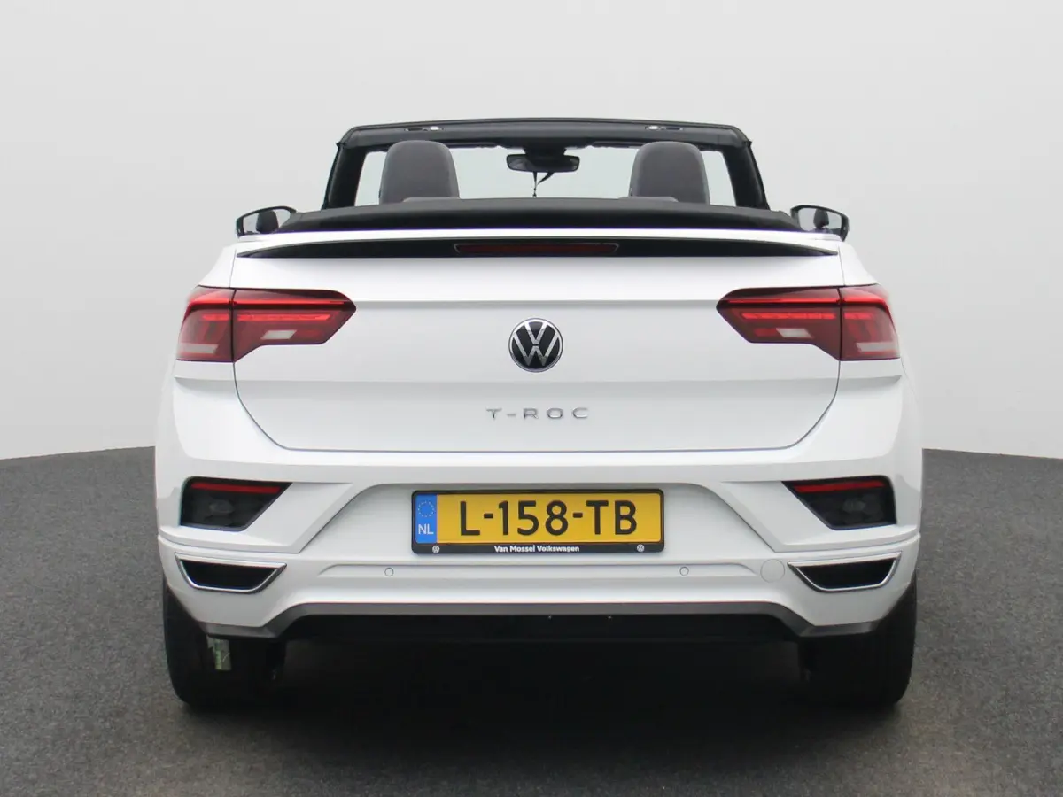 1.5 TSI R-Line | Automaat | BEATS Audio | Stoelverwarming | Apple Carplay / Android Auto | Navigatie | Virtual Cockpit | Adaptieve Cruise Control | Climate Control | Lichtmetalen Velgen |