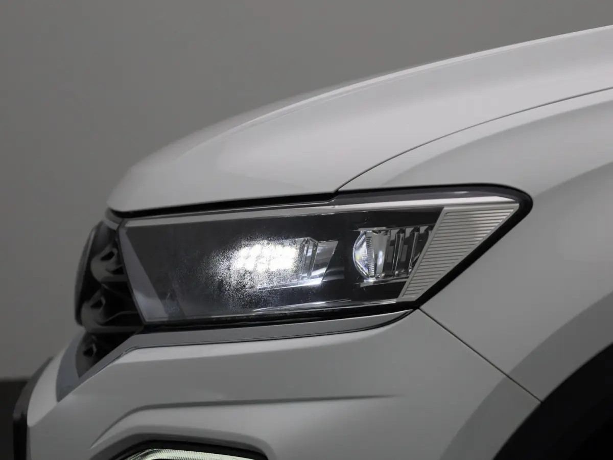 1.5 TSI R-Line | Automaat | BEATS Audio | Stoelverwarming | Apple Carplay / Android Auto | Navigatie | Virtual Cockpit | Adaptieve Cruise Control | Climate Control | Lichtmetalen Velgen |