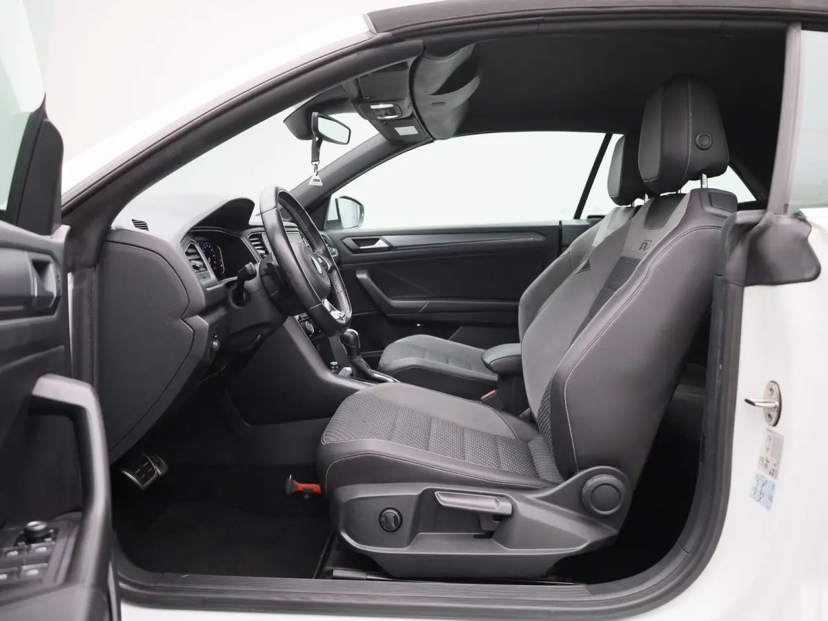 1.5 TSI R-Line | Automaat | BEATS Audio | Stoelverwarming | Apple Carplay / Android Auto | Navigatie | Virtual Cockpit | Adaptieve Cruise Control | Climate Control | Lichtmetalen Velgen |