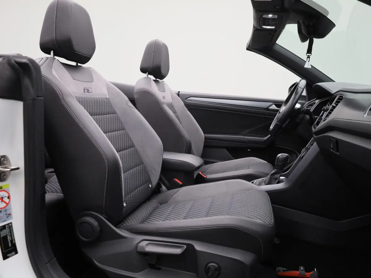 1.5 TSI R-Line | Automaat | BEATS Audio | Stoelverwarming | Apple Carplay / Android Auto | Navigatie | Virtual Cockpit | Adaptieve Cruise Control | Climate Control | Lichtmetalen Velgen |