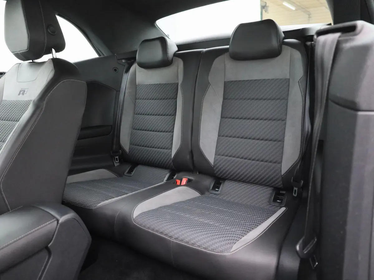 1.5 TSI R-Line | Automaat | BEATS Audio | Stoelverwarming | Apple Carplay / Android Auto | Navigatie | Virtual Cockpit | Adaptieve Cruise Control | Climate Control | Lichtmetalen Velgen |
