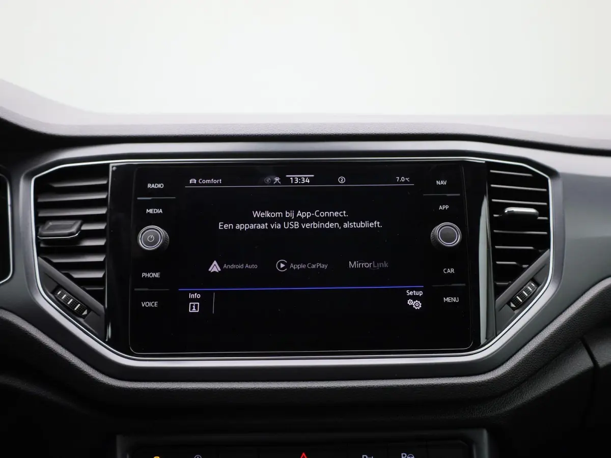 1.5 TSI R-Line | Automaat | BEATS Audio | Stoelverwarming | Apple Carplay / Android Auto | Navigatie | Virtual Cockpit | Adaptieve Cruise Control | Climate Control | Lichtmetalen Velgen |