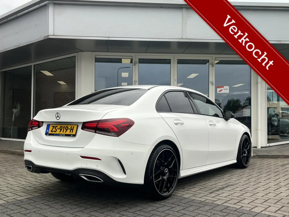 200 AMG CARPLAY+EL TREKHAAK 19INCHNL AUTO