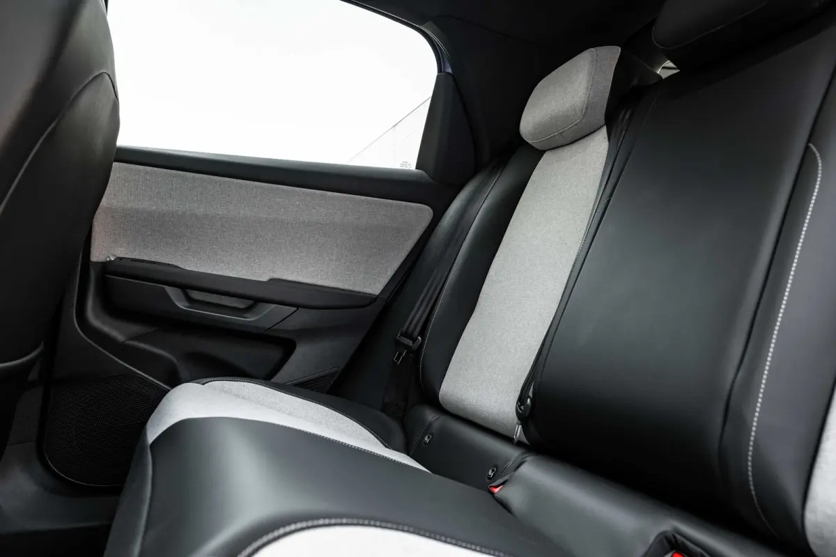 Style First Edition | Airconditioning automatisch, 2-zone (Climatronic) | Automatische afstandsregeling (Adaptive Cruise Control) | Diefstalalarm