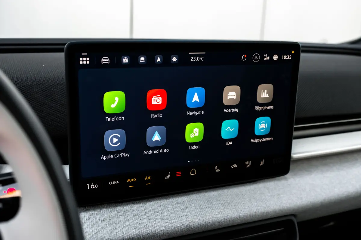 Style First Edition | Airconditioning automatisch, 2-zone (Climatronic) | Automatische afstandsregeling (Adaptive Cruise Control) | Diefstalalarm