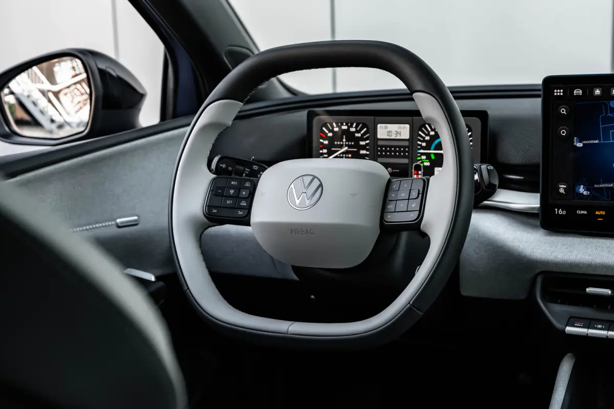 Style First Edition | Airconditioning automatisch, 2-zone (Climatronic) | Automatische afstandsregeling (Adaptive Cruise Control) | Diefstalalarm
