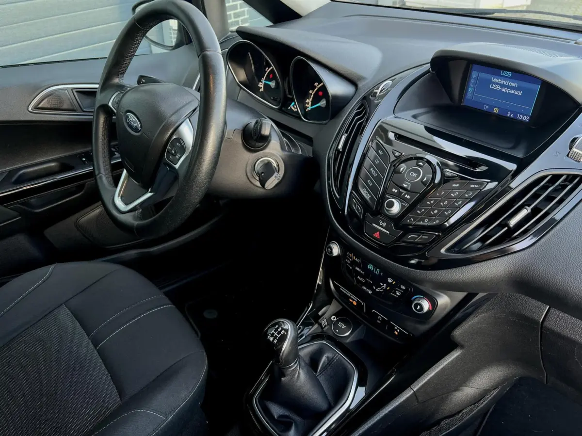 1.0 EcoBoost Titanium NAP NAVI CAMERA