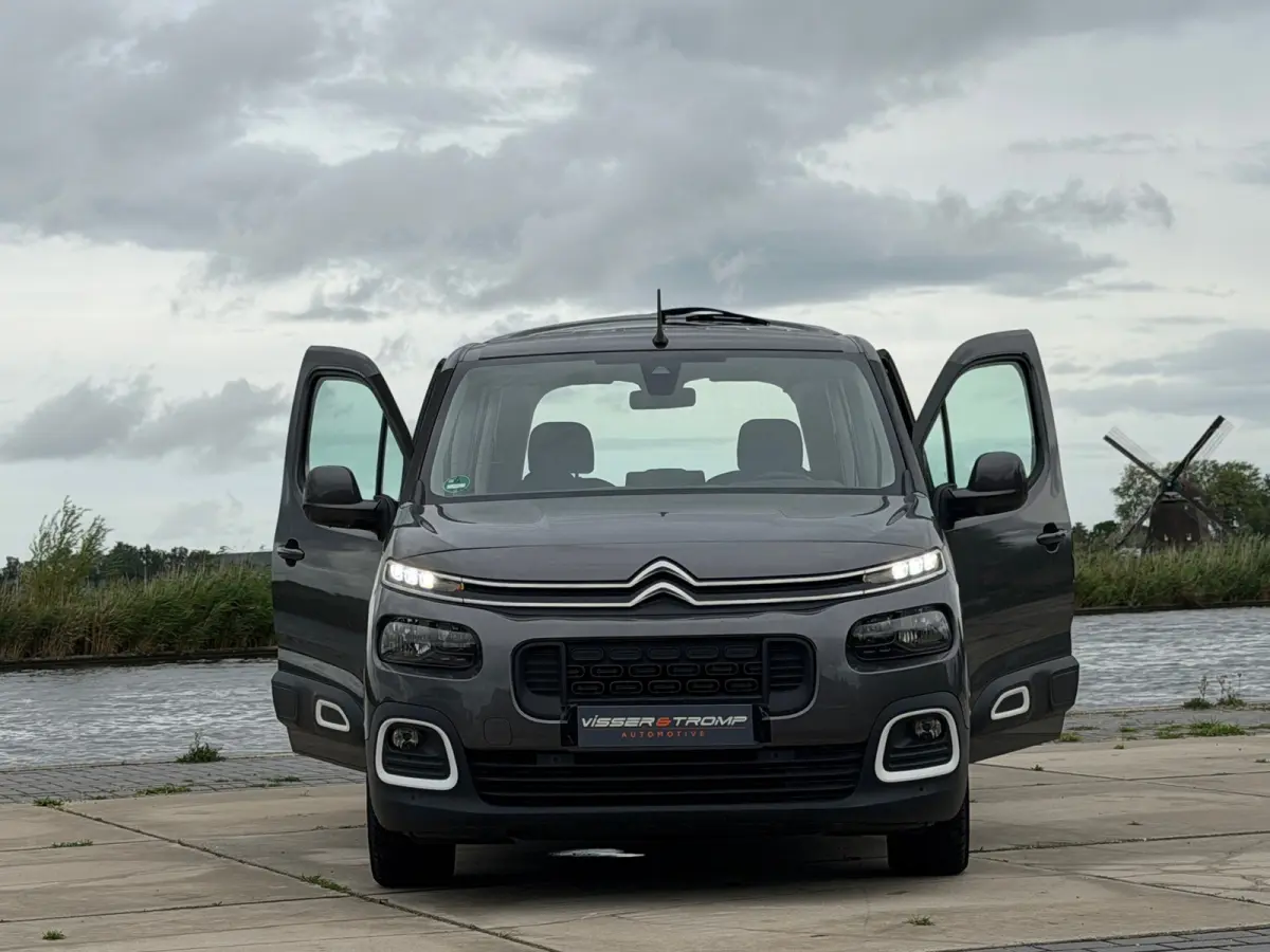 1.2 PureTech Feel Pack - Gris Platinium - Navigatie/Carplay/Clima/Cruise