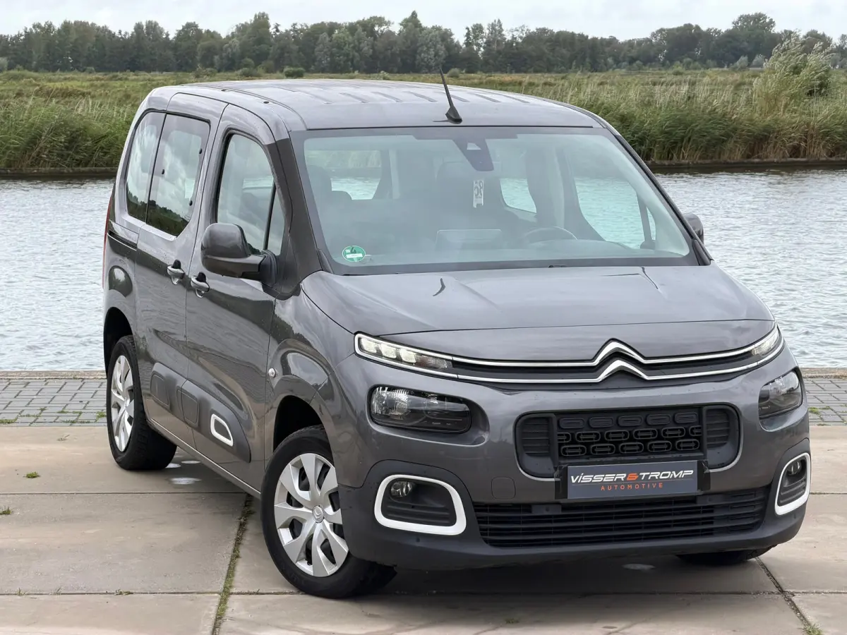 1.2 PureTech Feel Pack - Gris Platinium - Navigatie/Carplay/Clima/Cruise
