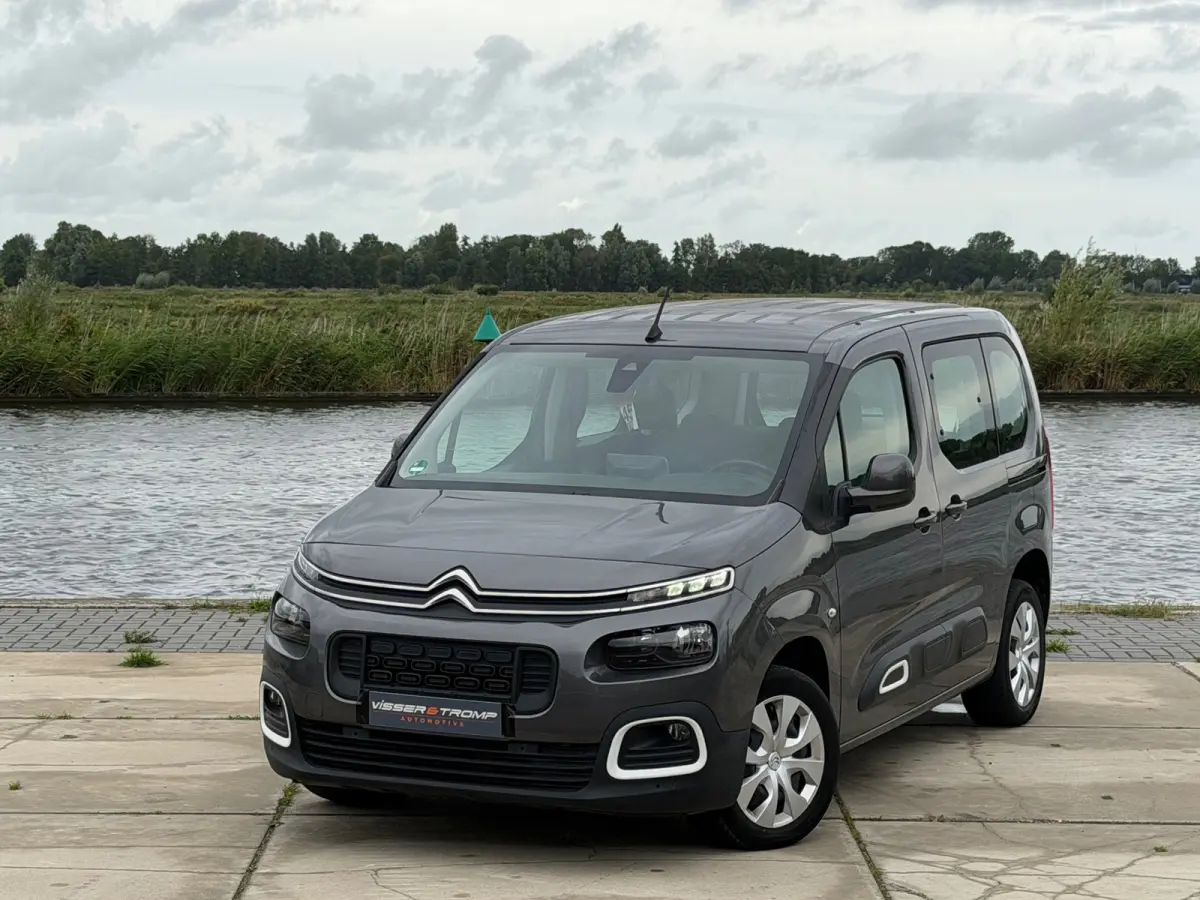1.2 PureTech Feel Pack - Gris Platinium - Navigatie/Carplay/Clima/Cruise