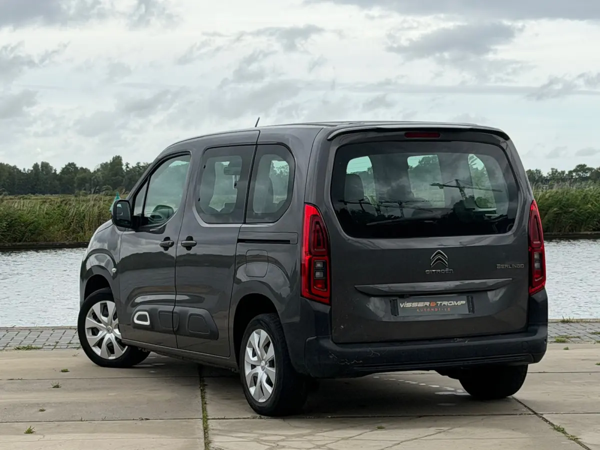 1.2 PureTech Feel Pack - Gris Platinium - Navigatie/Carplay/Clima/Cruise