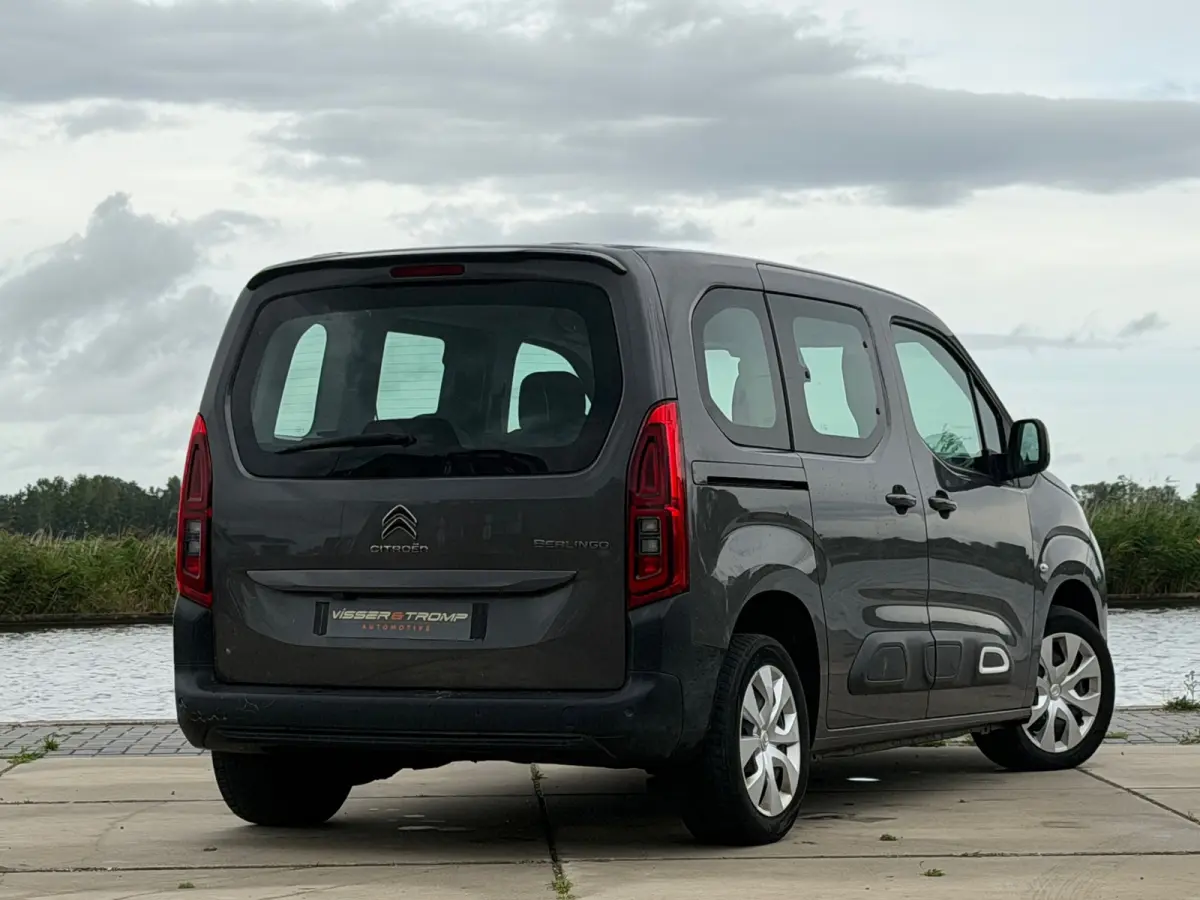 1.2 PureTech Feel Pack - Gris Platinium - Navigatie/Carplay/Clima/Cruise