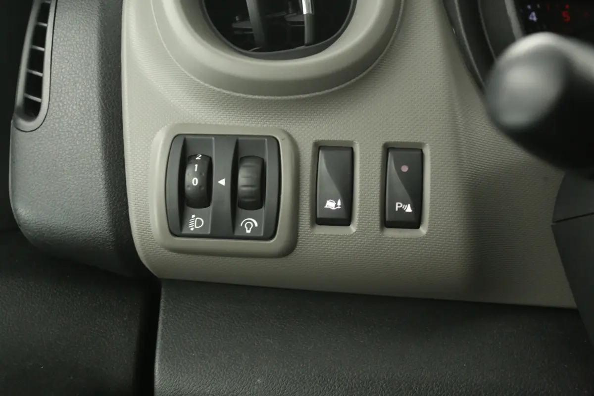 1.6 dCi T29 L2H1 | Dubbele Cabine | Airco | Cruise | Trekhaak | Parkeersens. | Imperiaal