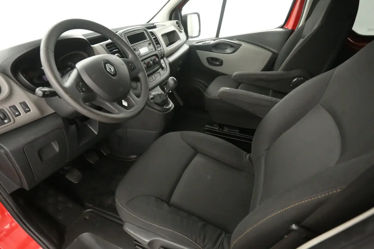 1.6 dCi T29 L2H1 | Dubbele Cabine | Airco | Cruise | Trekhaak | Parkeersens. | Imperiaal