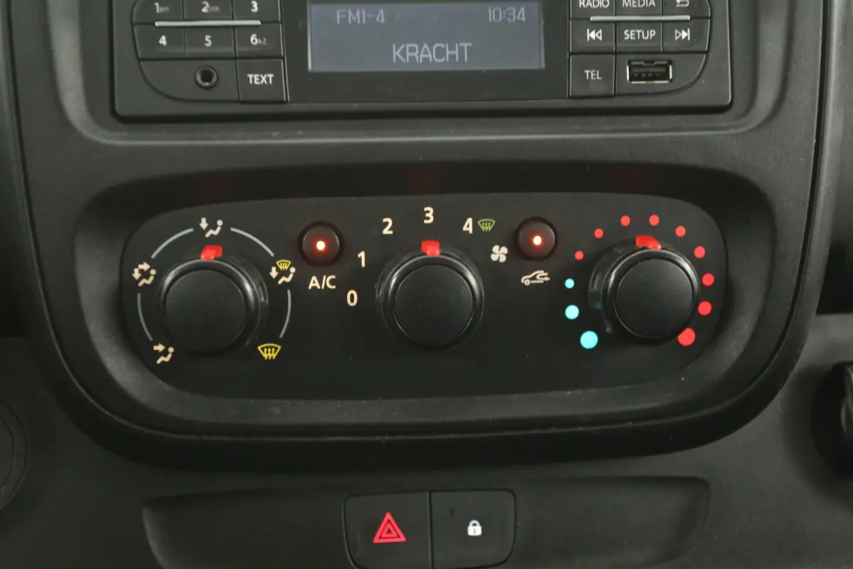 1.6 dCi T29 L2H1 | Dubbele Cabine | Airco | Cruise | Trekhaak | Parkeersens. | Imperiaal