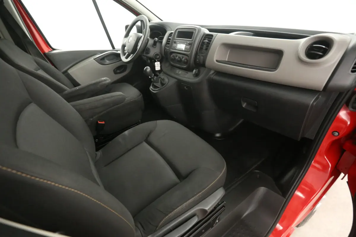 1.6 dCi T29 L2H1 | Dubbele Cabine | Airco | Cruise | Trekhaak | Parkeersens. | Imperiaal