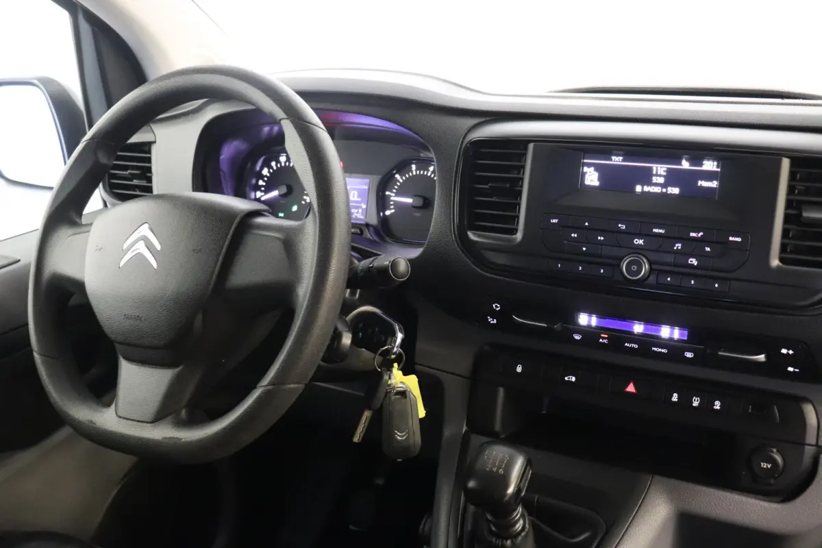 2.0 BlueHDI 122PK L3 EURO 6 - A/C Climate - Cruise - PDC - € 10.950,- Excl.