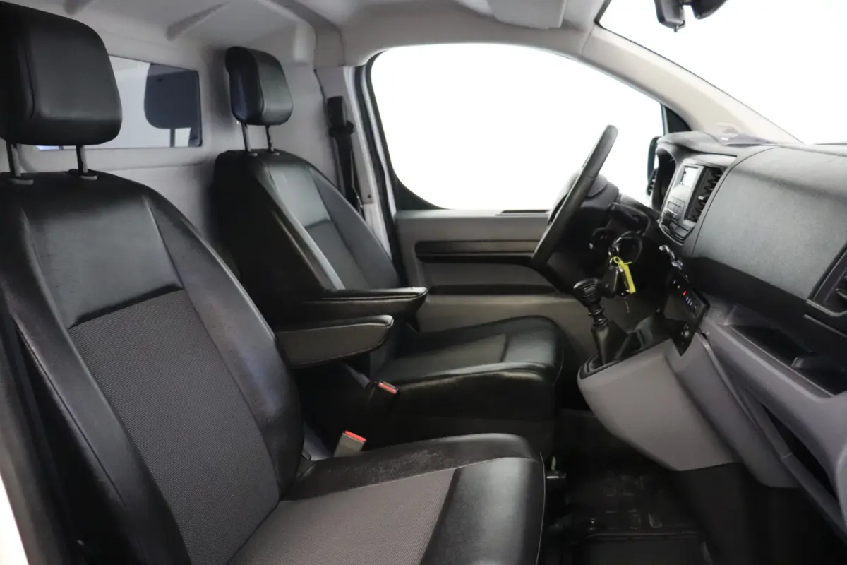 2.0 BlueHDI 122PK L3 EURO 6 - A/C Climate - Cruise - PDC - € 10.950,- Excl.