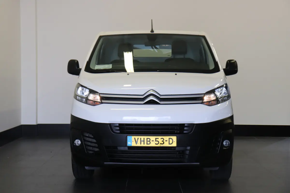 2.0 BlueHDI 122PK L3 EURO 6 - A/C Climate - Cruise - PDC - € 10.950,- Excl.