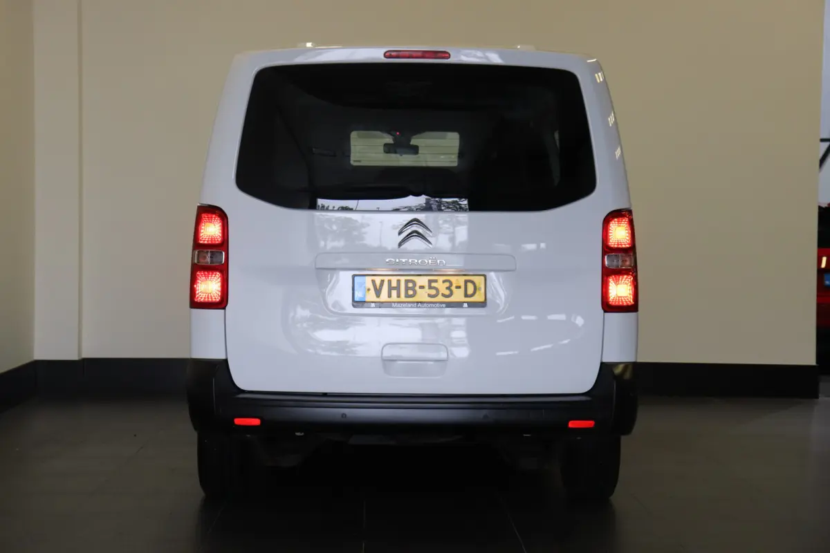 2.0 BlueHDI 122PK L3 EURO 6 - A/C Climate - Cruise - PDC - € 10.950,- Excl.