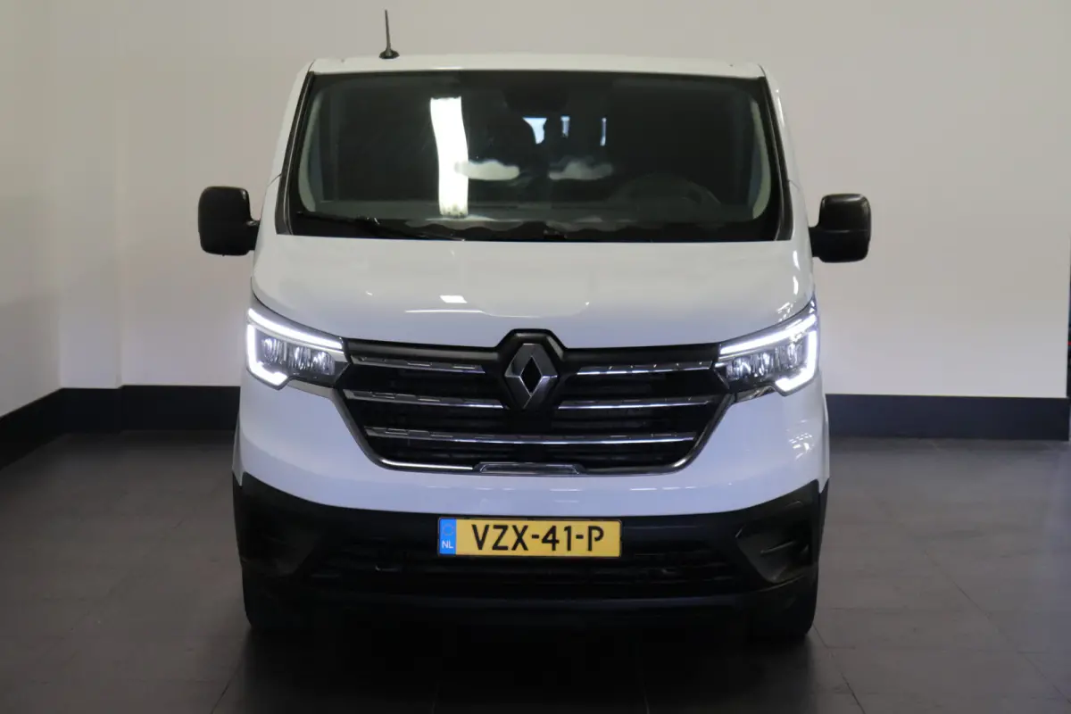 2.0 dCi 130PK L2 EURO 6 - Airco - Navi - Cruise - € 15.900,- Excl.