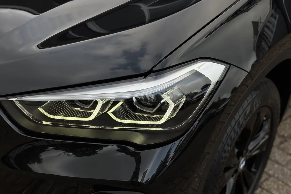 xDrive25e | Sportleder | Comfort Acces | Camera | Head-Up | Apple Carplay | Stuurverwarming | 35X op voorraad