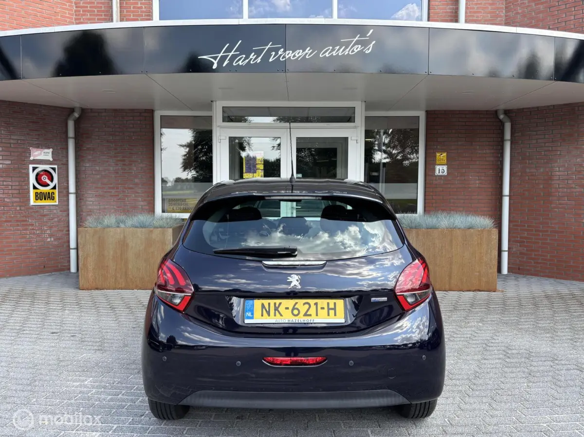 1.2 PureTech Active Automaat met maar 40.657km | PDC Achter | Navigatie | Cruise | Bluetoo