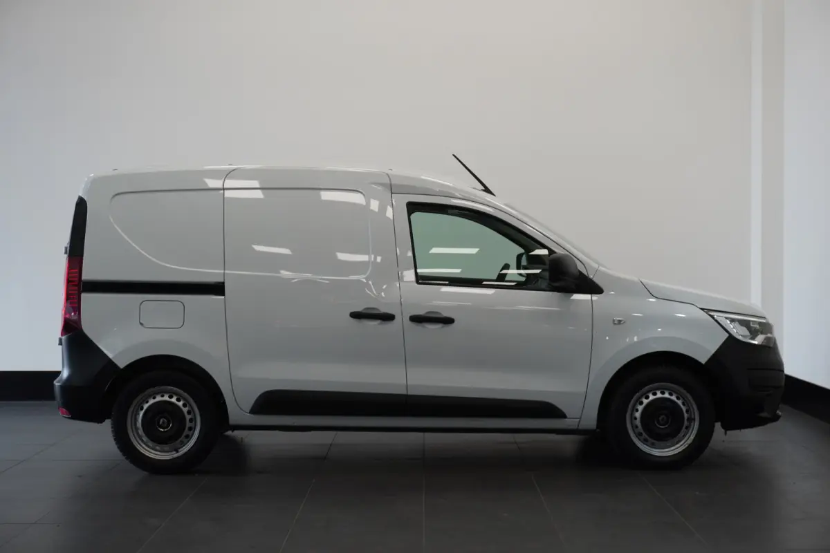 1.5 dCi EURO 6 - Airco - Cruise - PDC - € 10.900,- Excl.
