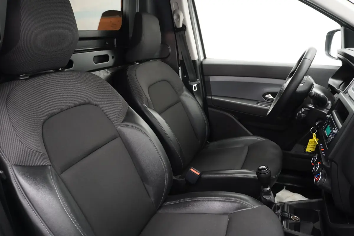 1.5 dCi EURO 6 - Airco - Cruise - PDC - € 10.900,- Excl.