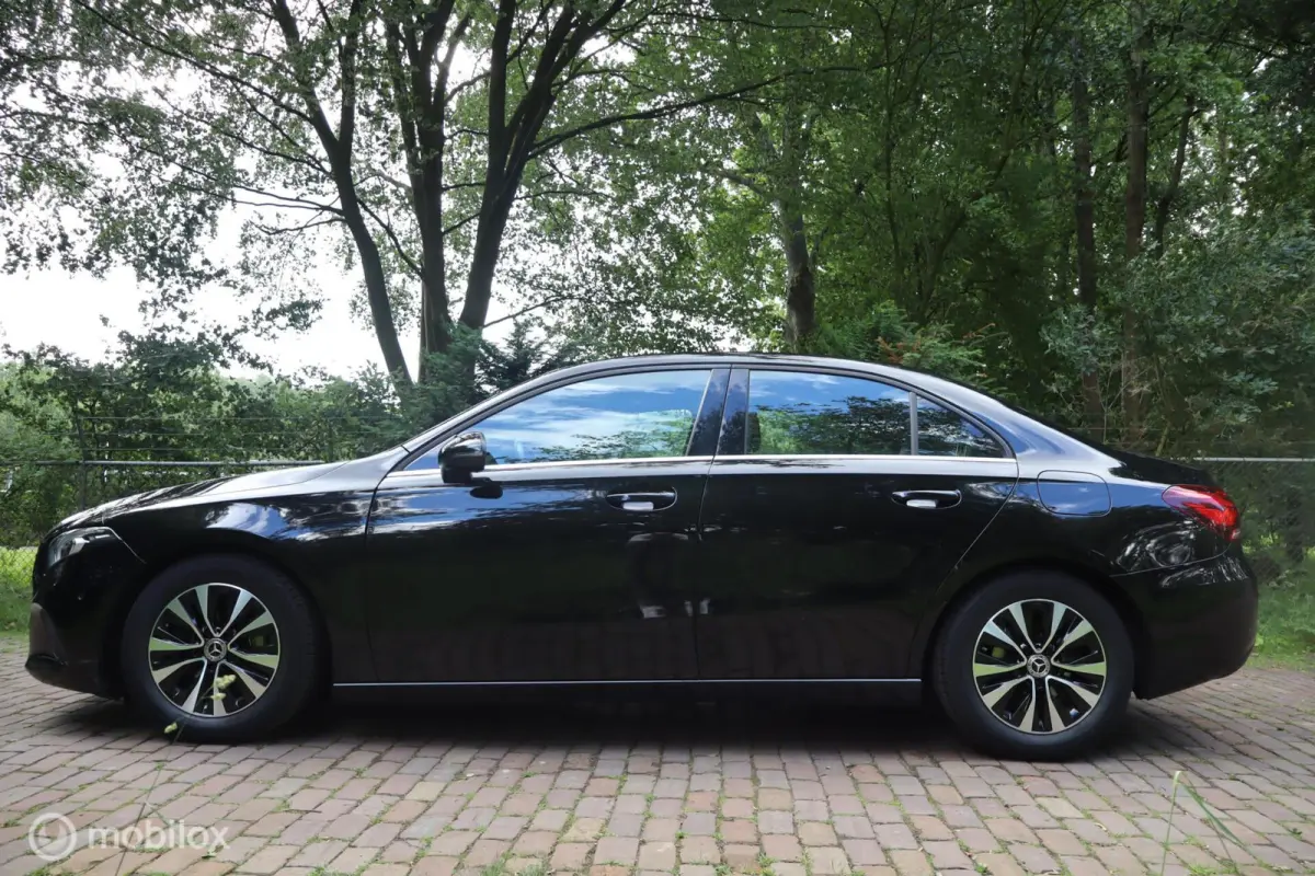 180 BusinessLine | Keyless | Carplay | Cam
