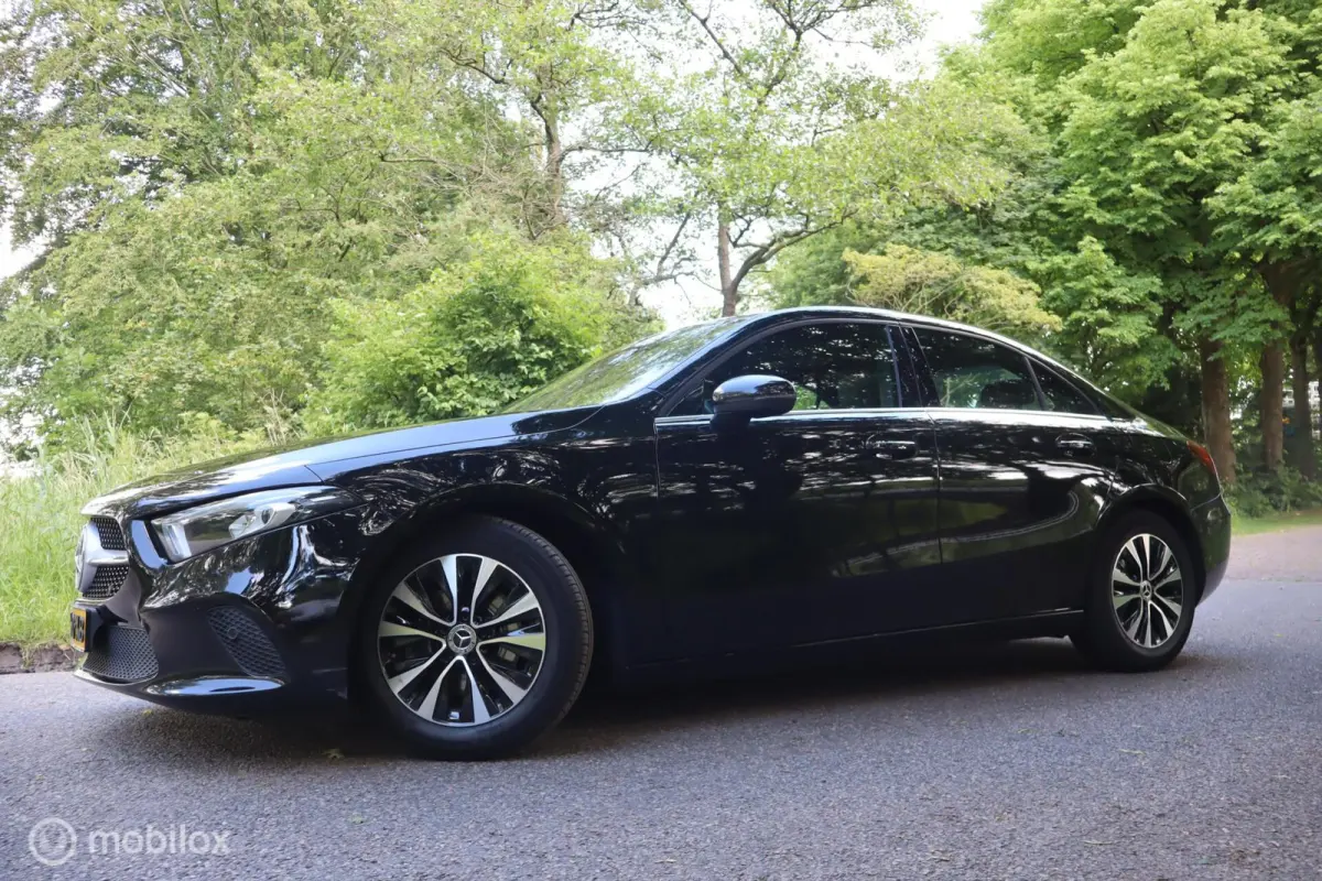 180 BusinessLine | Keyless | Carplay | Cam
