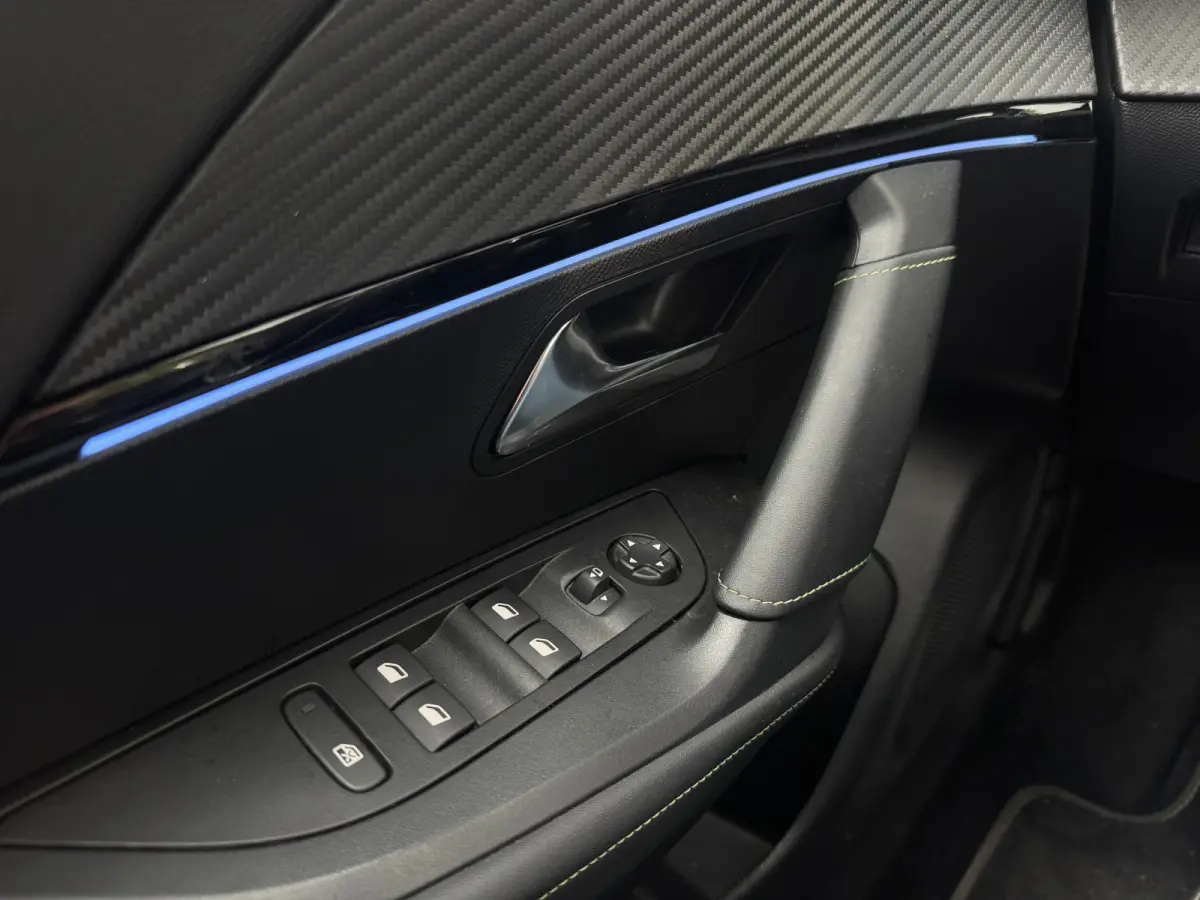 1.2 Hybrid 145 GT Panoramadak, Carplay