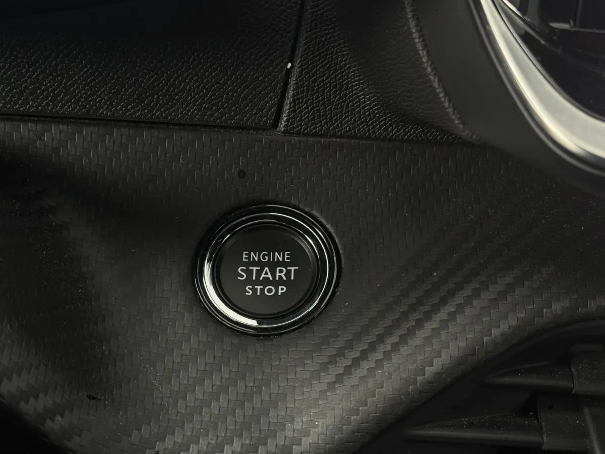 1.2 Hybrid 145 GT Panoramadak, Carplay