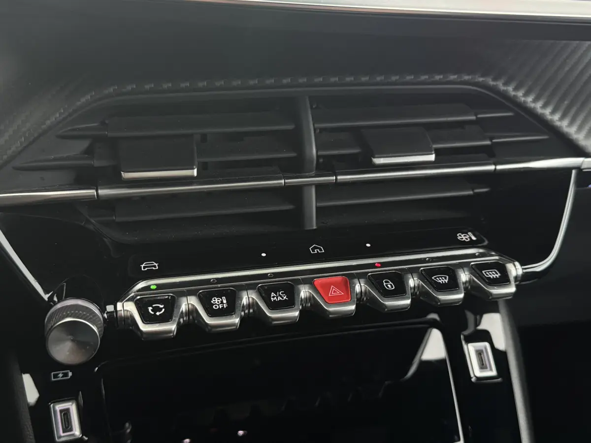 1.2 Hybrid 145 GT Panoramadak, Carplay
