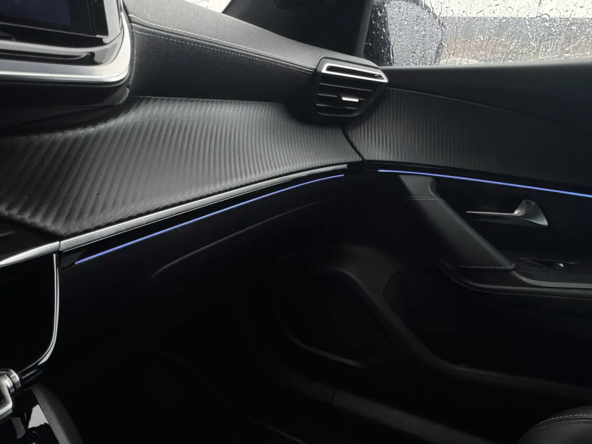 1.2 Hybrid 145 GT Panoramadak, Carplay