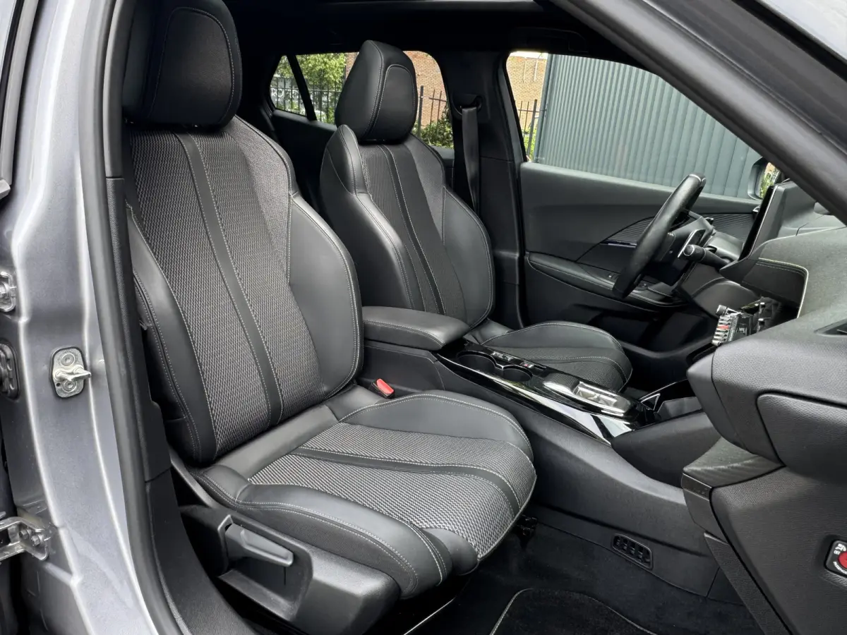 1.2 Hybrid 145 GT Panoramadak, Carplay