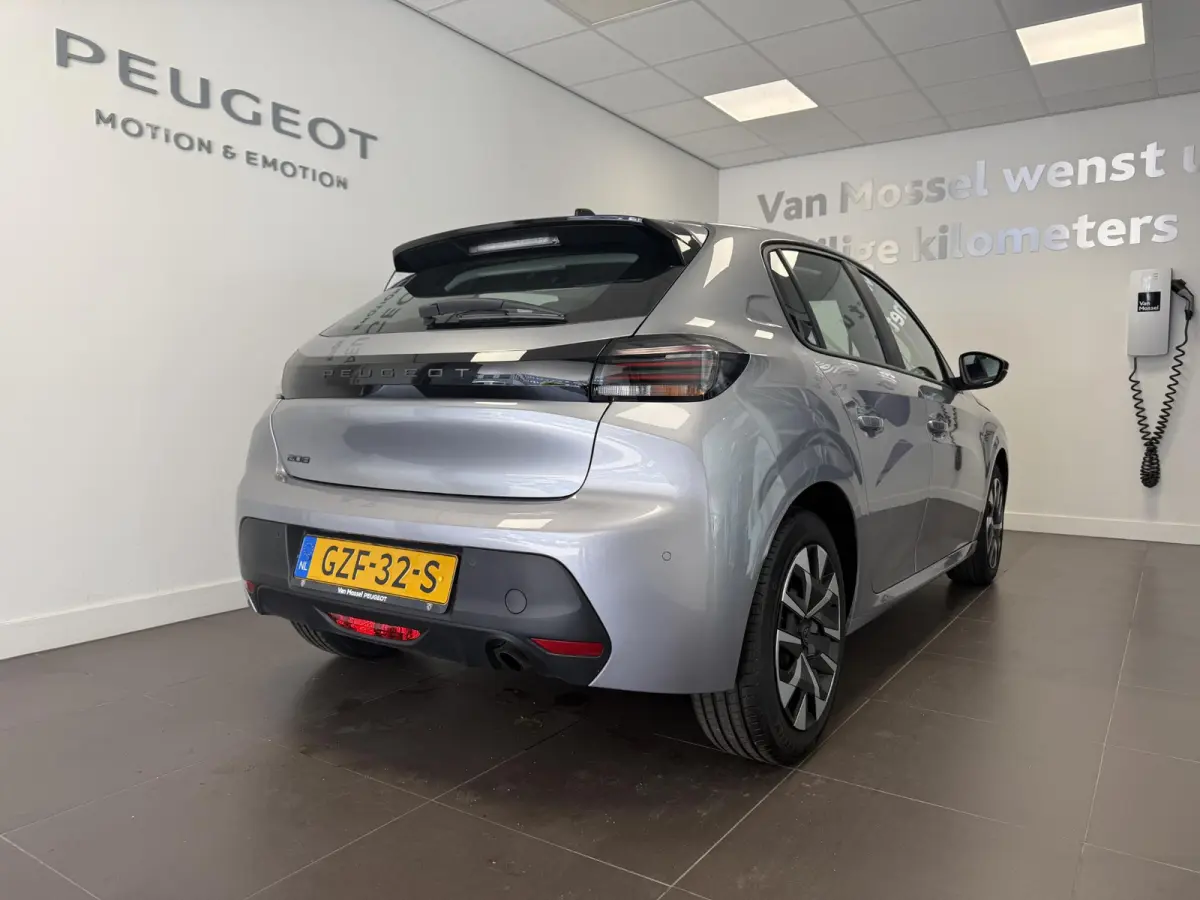 1.2 PureTech 75 Active | Airco | Navigatie | Parkeerhulp | Apple CarPlay/Android Auto