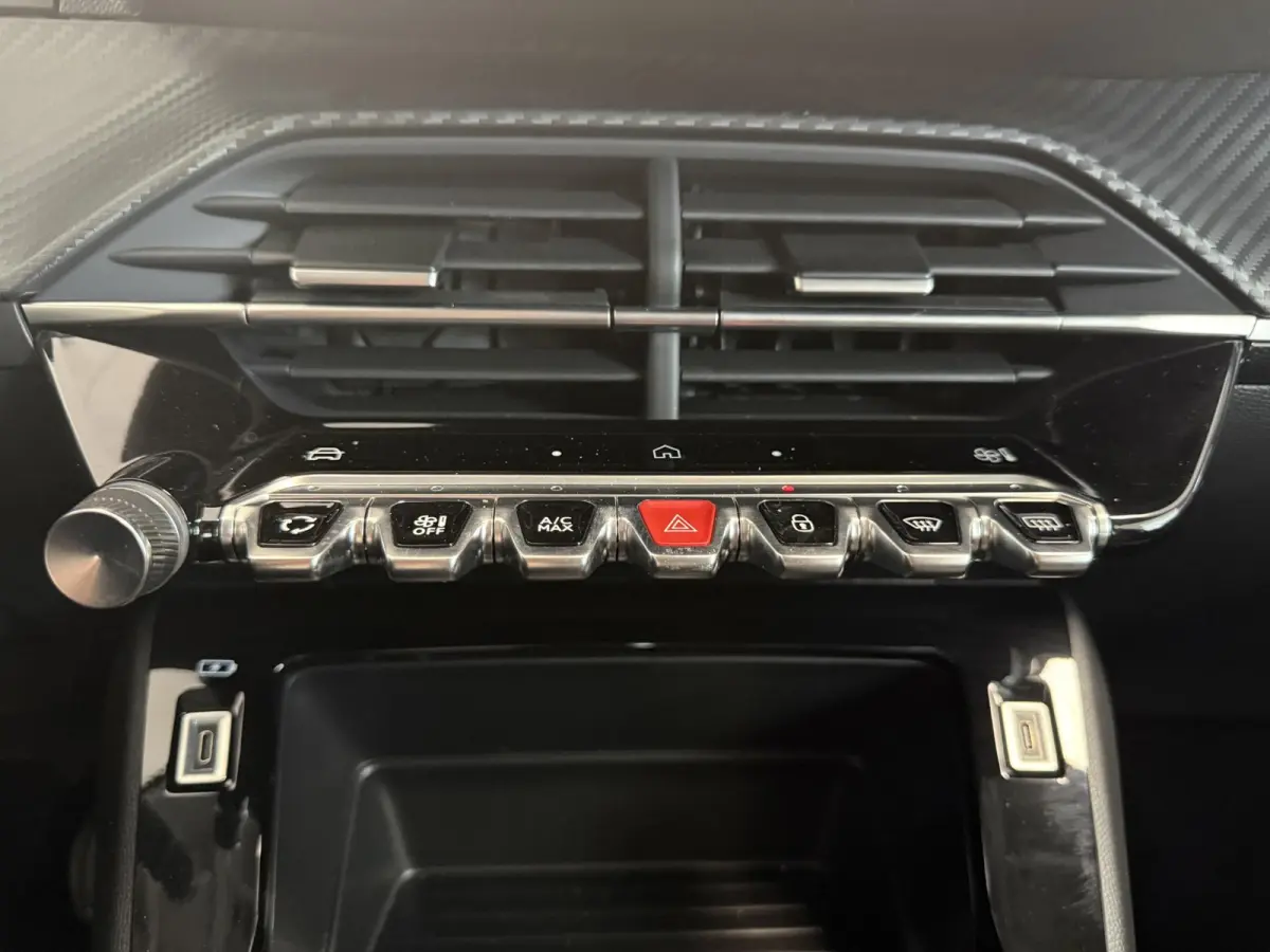 1.2 PureTech 75 Active | Airco | Navigatie | Parkeerhulp | Apple CarPlay/Android Auto