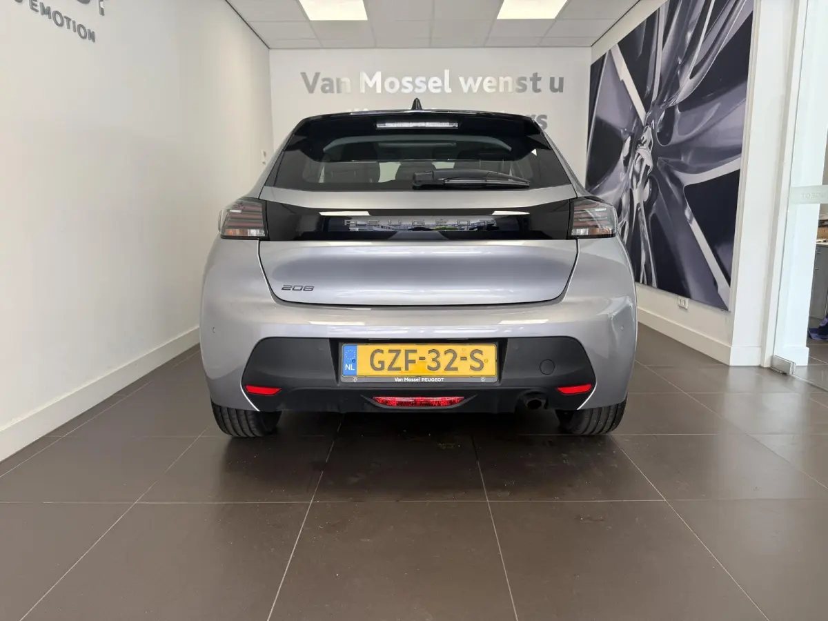 1.2 PureTech 75 Active | Airco | Navigatie | Parkeerhulp | Apple CarPlay/Android Auto