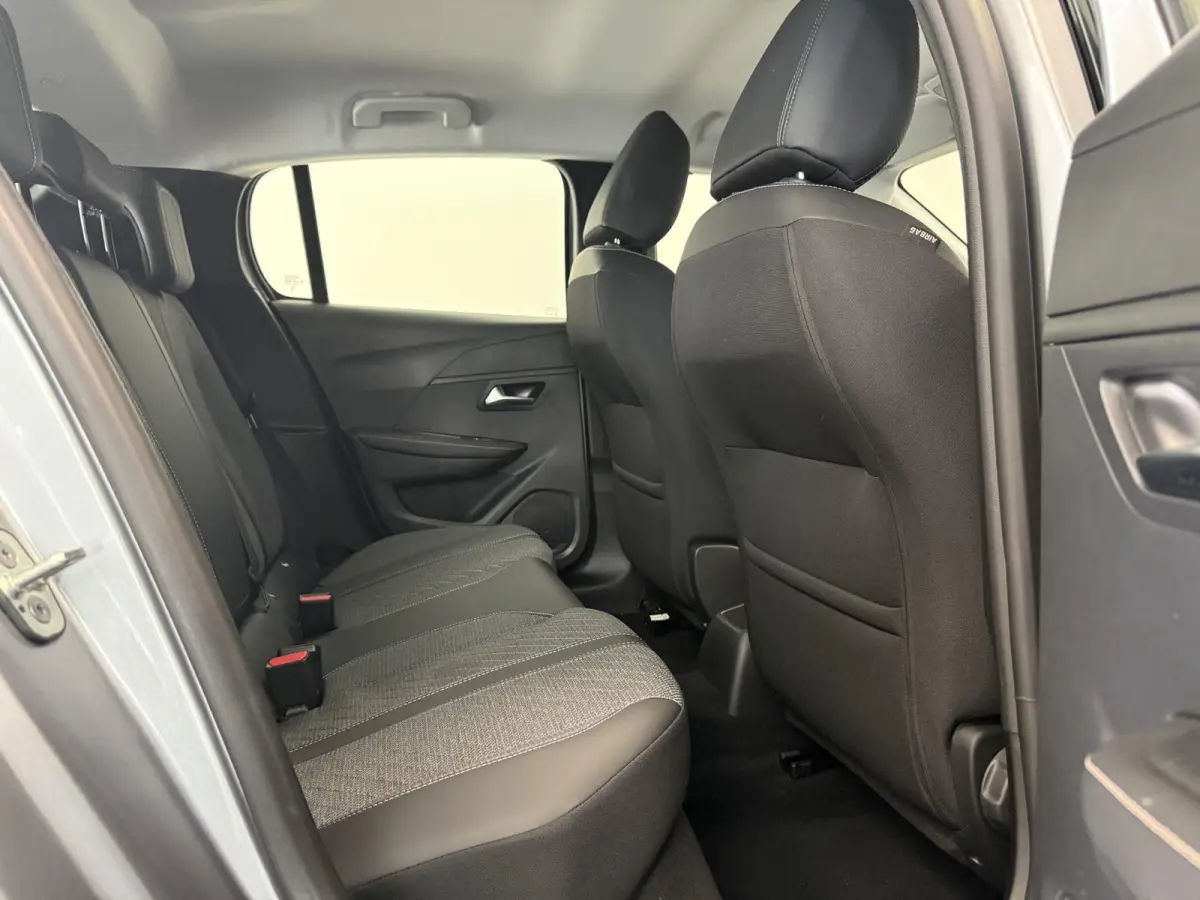 1.2 PureTech 75 Active | Airco | Navigatie | Parkeerhulp | Apple CarPlay/Android Auto