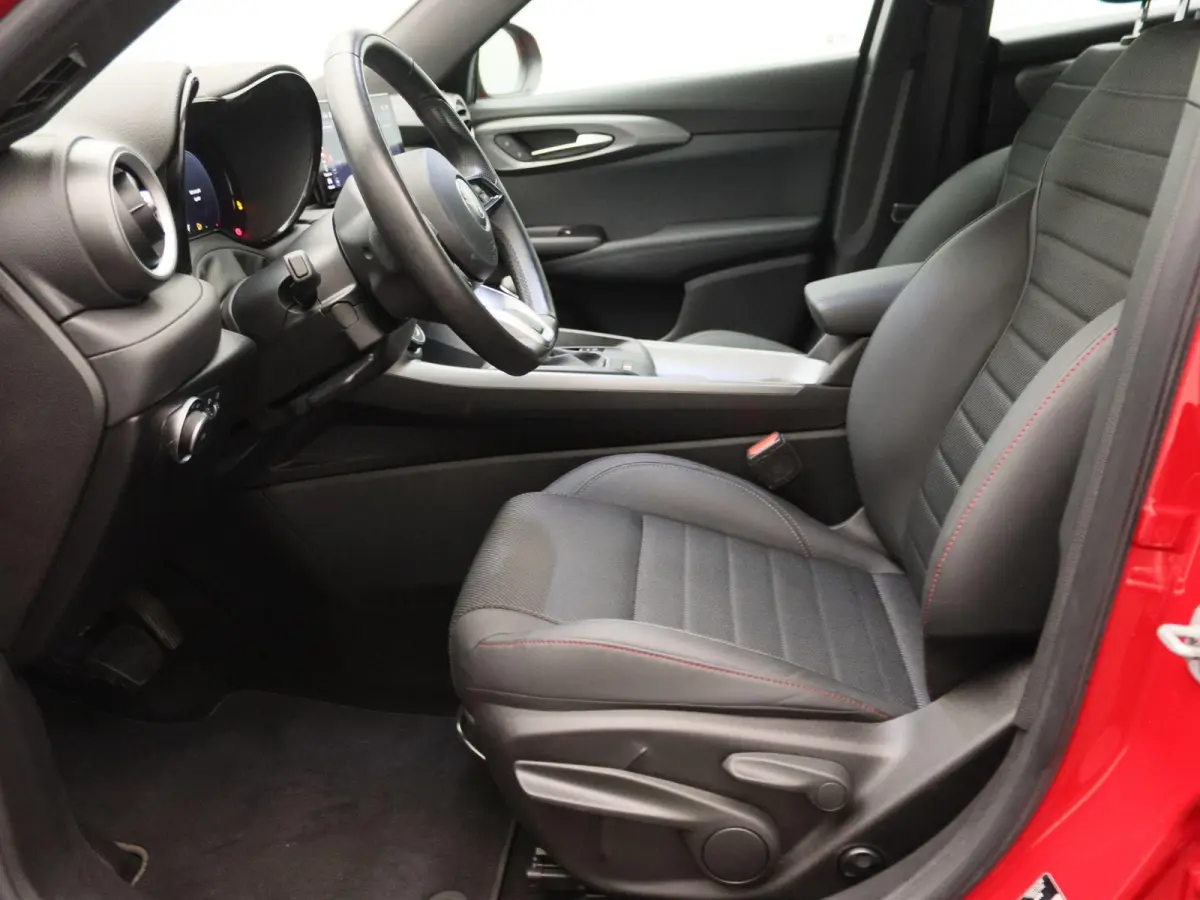 1.5T Hybrid Sprint | Apple Carplay/Android Auto | Cruise Control Adaptief | Led Koplampen | Climate Control |