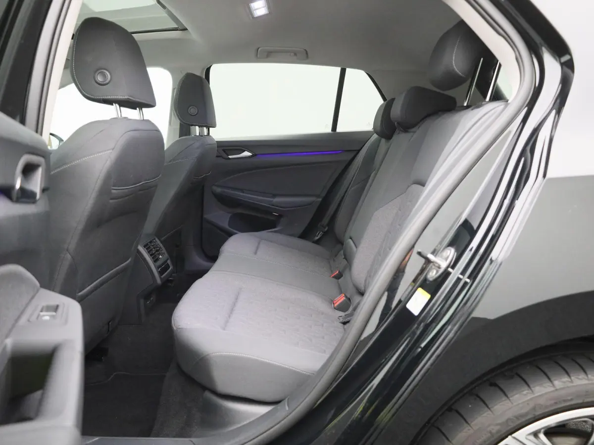 1.5 eHybrid Life Edition 204 PK| Origineel Nederlands | 1e Eigenaar | Panoramadak | Stoelverwarming | Stuurwielverwarming | Achteruitrijcamera | Parkeersensoren | Digitale Cockpit Pro | 19 I