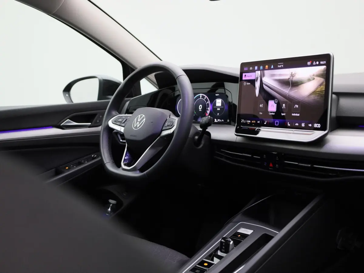 1.5 eHybrid Life Edition 204 PK| Origineel Nederlands | 1e Eigenaar | Panoramadak | Stoelverwarming | Stuurwielverwarming | Achteruitrijcamera | Parkeersensoren | Digitale Cockpit Pro | 19 I