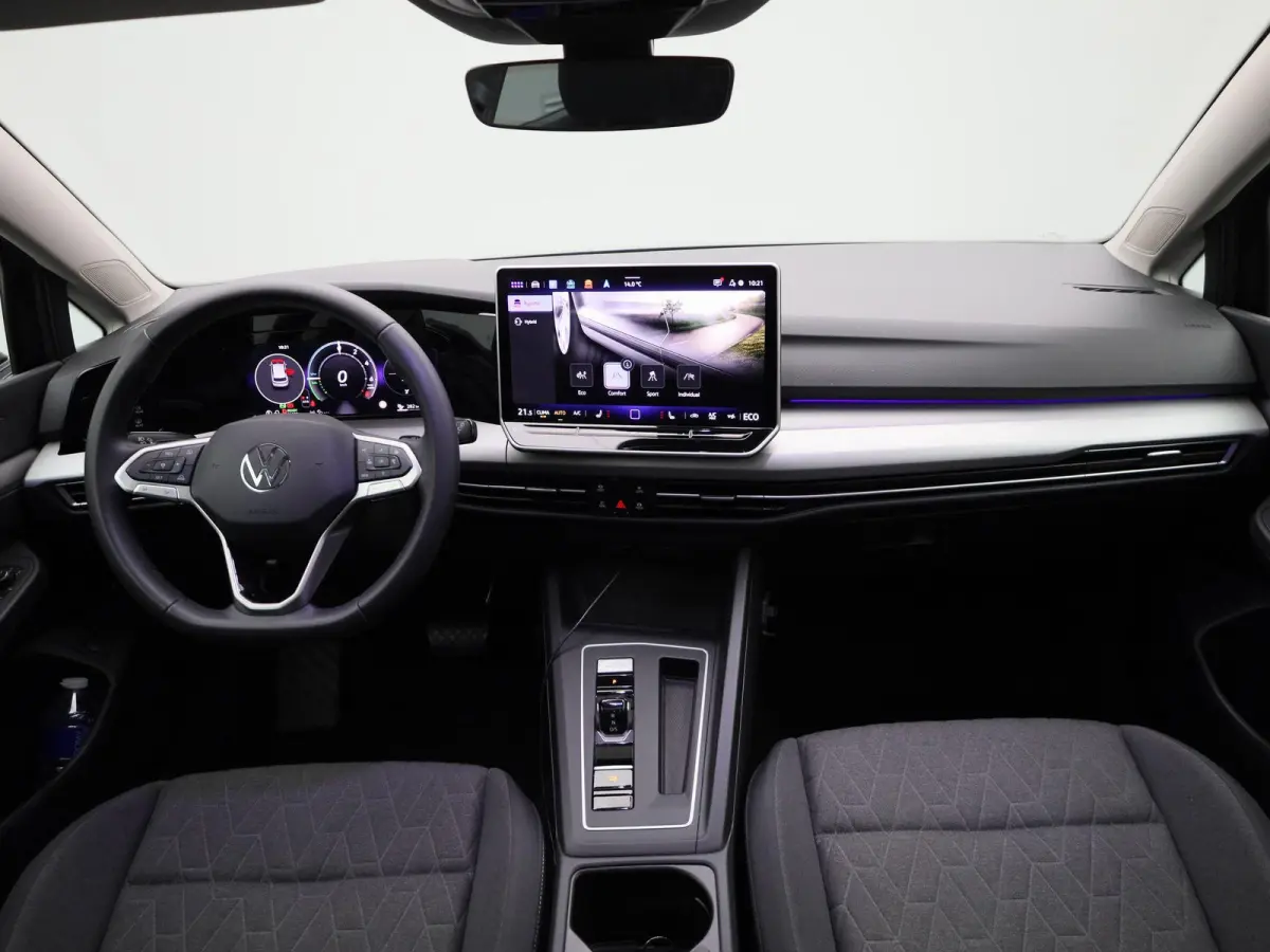 1.5 eHybrid Life Edition 204 PK| Origineel Nederlands | 1e Eigenaar | Panoramadak | Stoelverwarming | Stuurwielverwarming | Achteruitrijcamera | Parkeersensoren | Digitale Cockpit Pro | 19 I