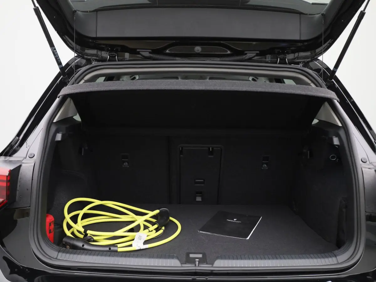 1.5 eHybrid Life Edition 204 PK| Origineel Nederlands | 1e Eigenaar | Panoramadak | Stoelverwarming | Stuurwielverwarming | Achteruitrijcamera | Parkeersensoren | Digitale Cockpit Pro | 19 I