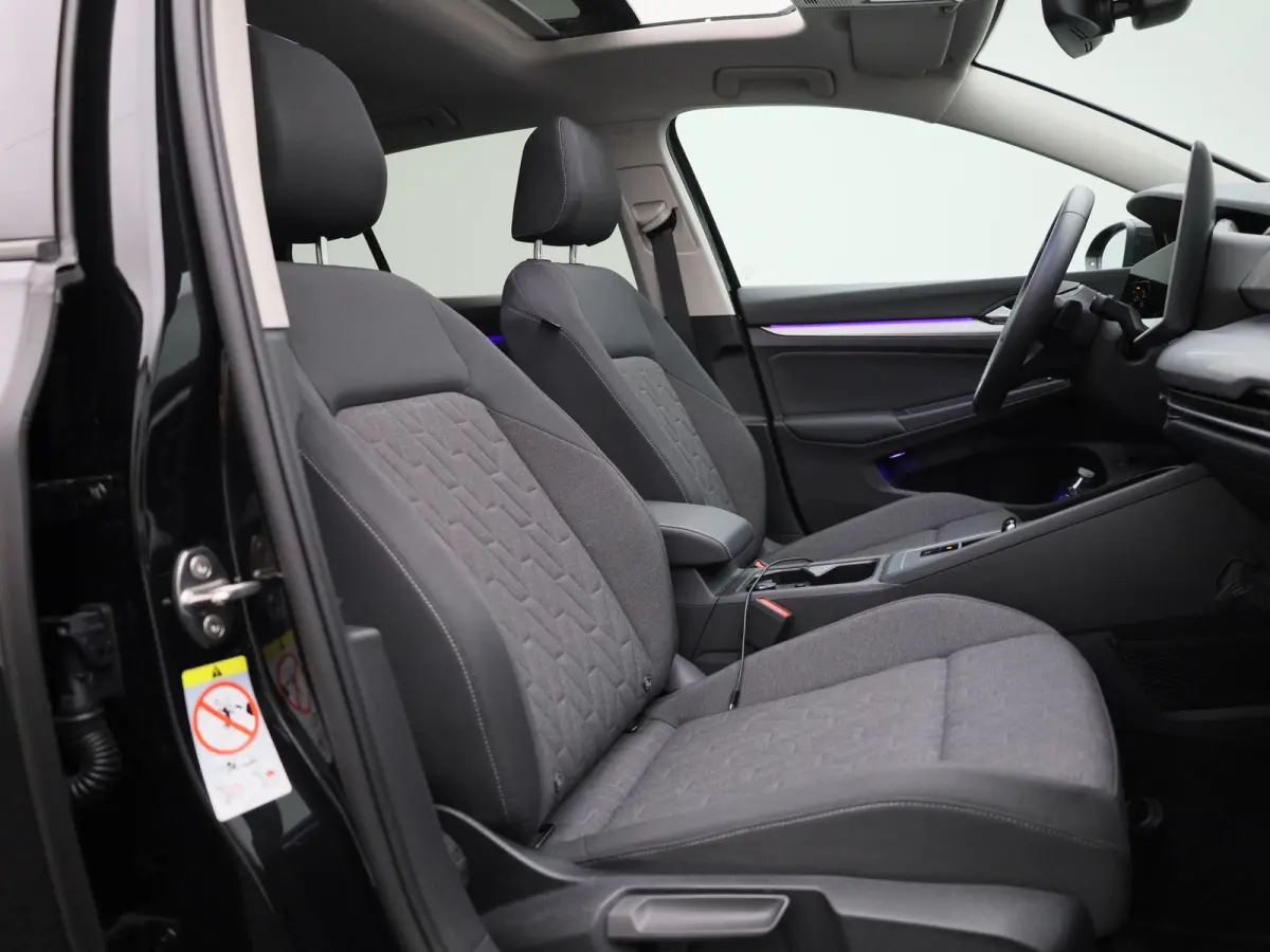 1.5 eHybrid Life Edition 204 PK| Origineel Nederlands | 1e Eigenaar | Panoramadak | Stoelverwarming | Stuurwielverwarming | Achteruitrijcamera | Parkeersensoren | Digitale Cockpit Pro | 19 I