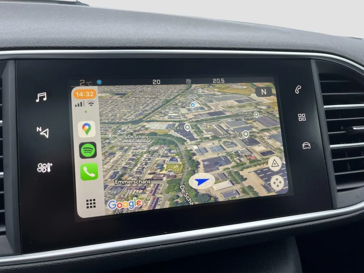 1.2 PureTech Allure | NAV. | PANORAMA | APPLE CARPLAY / ANDROID AUTO |